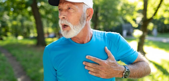 Hjärtklappning hos äldre man som joggar